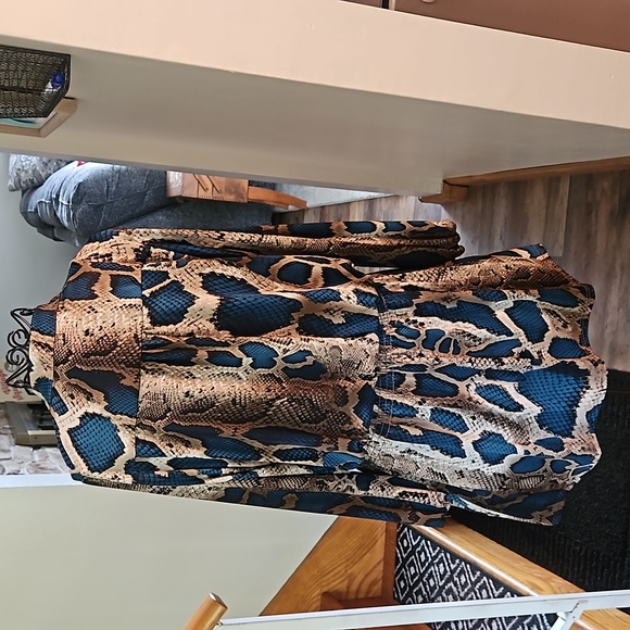 👗ARIELLA ABSTRACT PRINT DRESS👗 - Picture 5 of 8